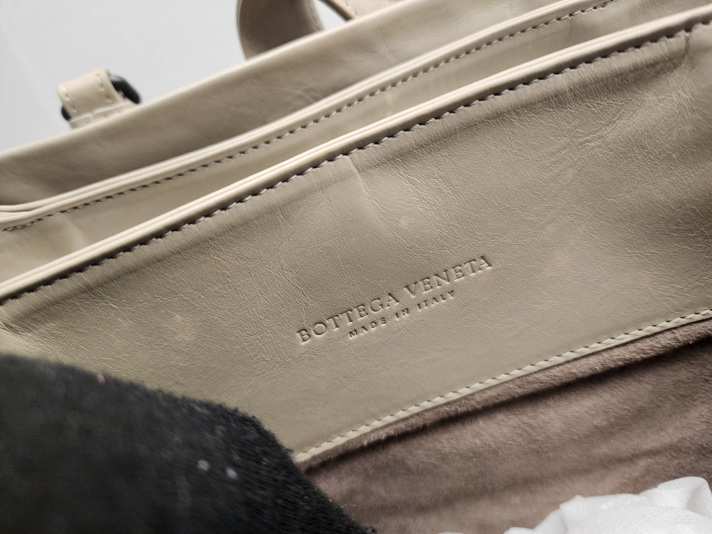 BV Light Grey Intrecciato Roma Bag