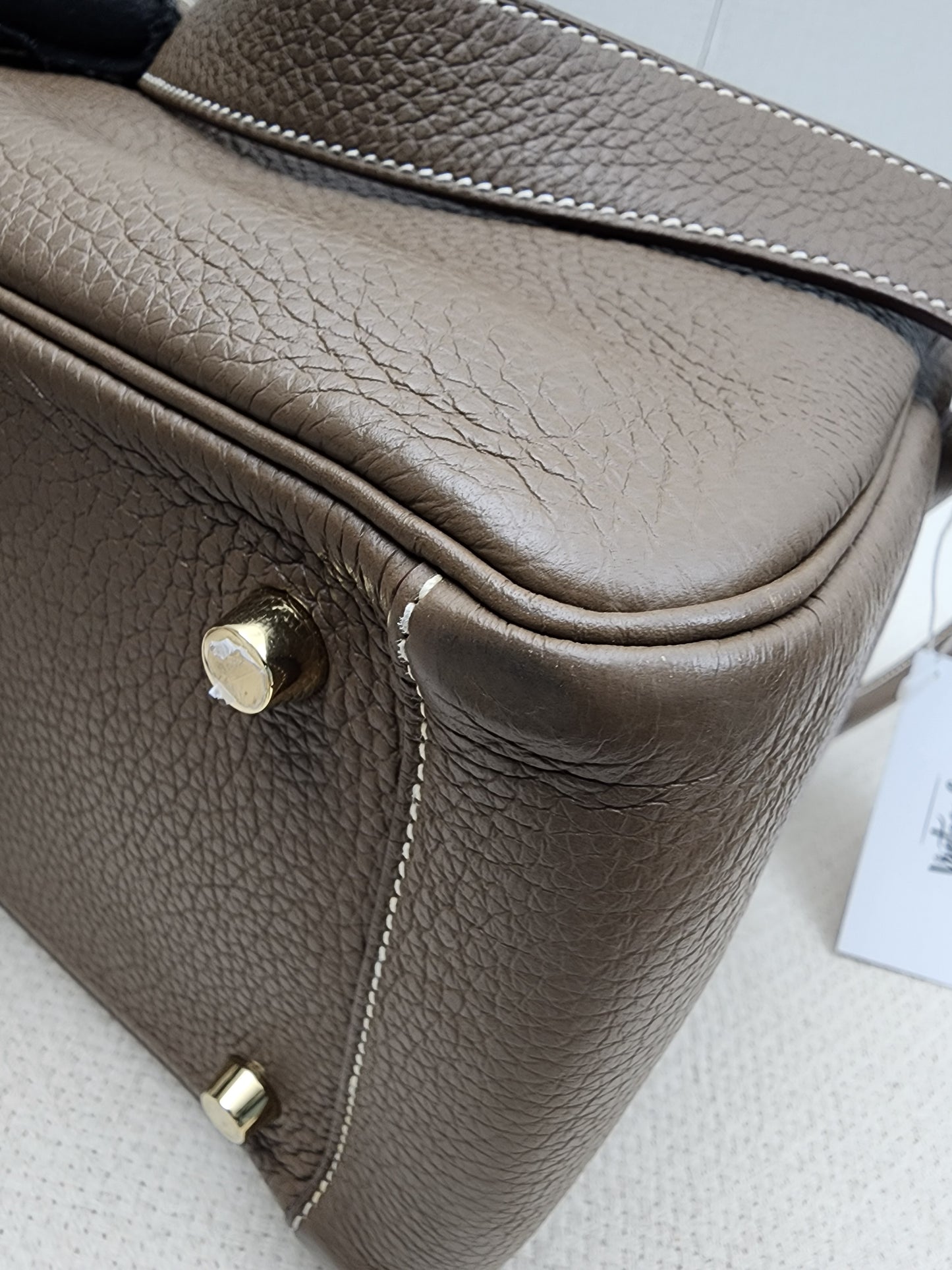 Hermes Etoupe Lindy 26 (GHW)