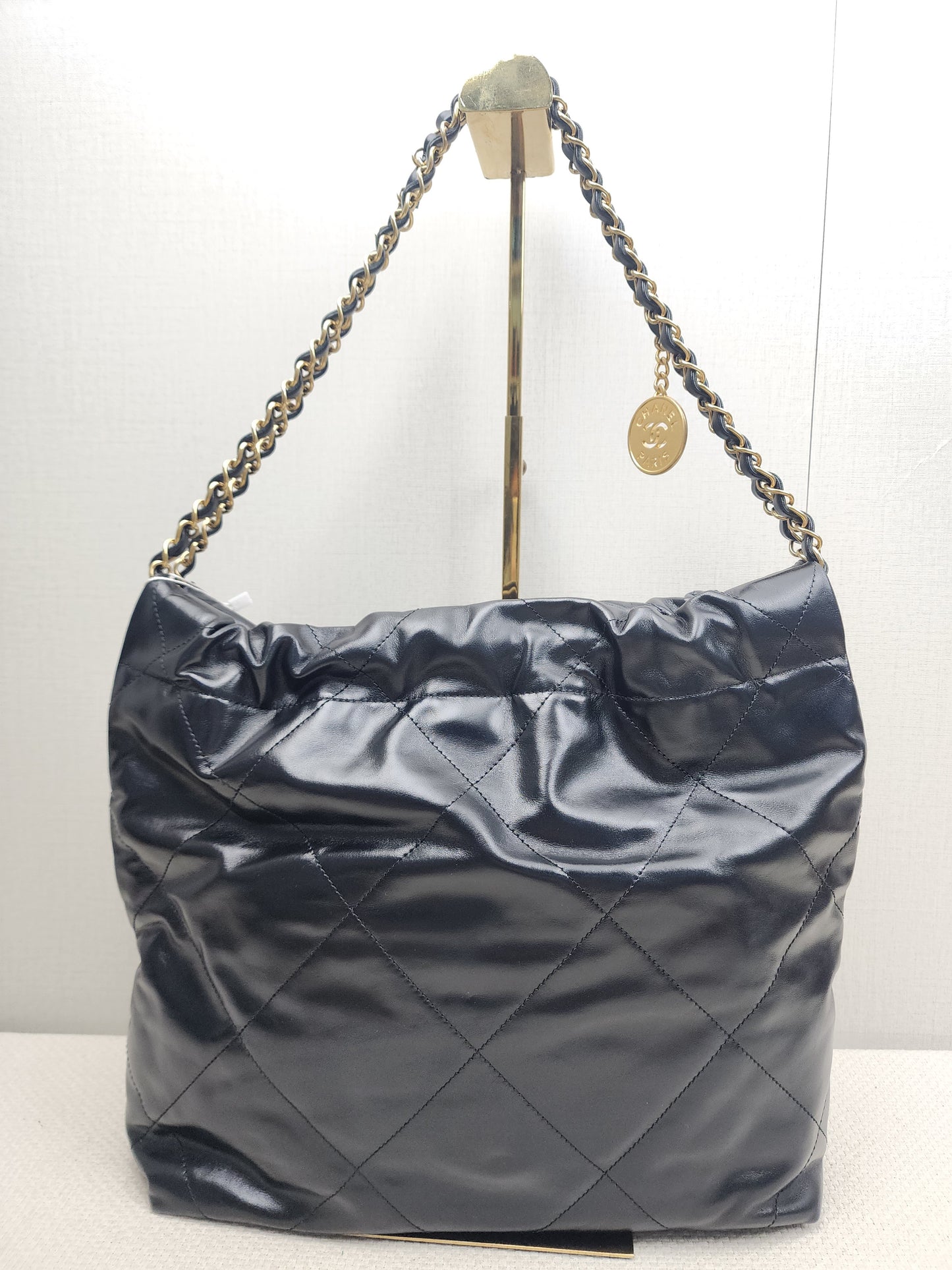 Chanel Black Calfskin Small 22 (GHW)