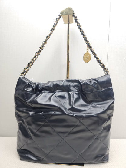 Chanel Black Calfskin Small 22 (GHW)