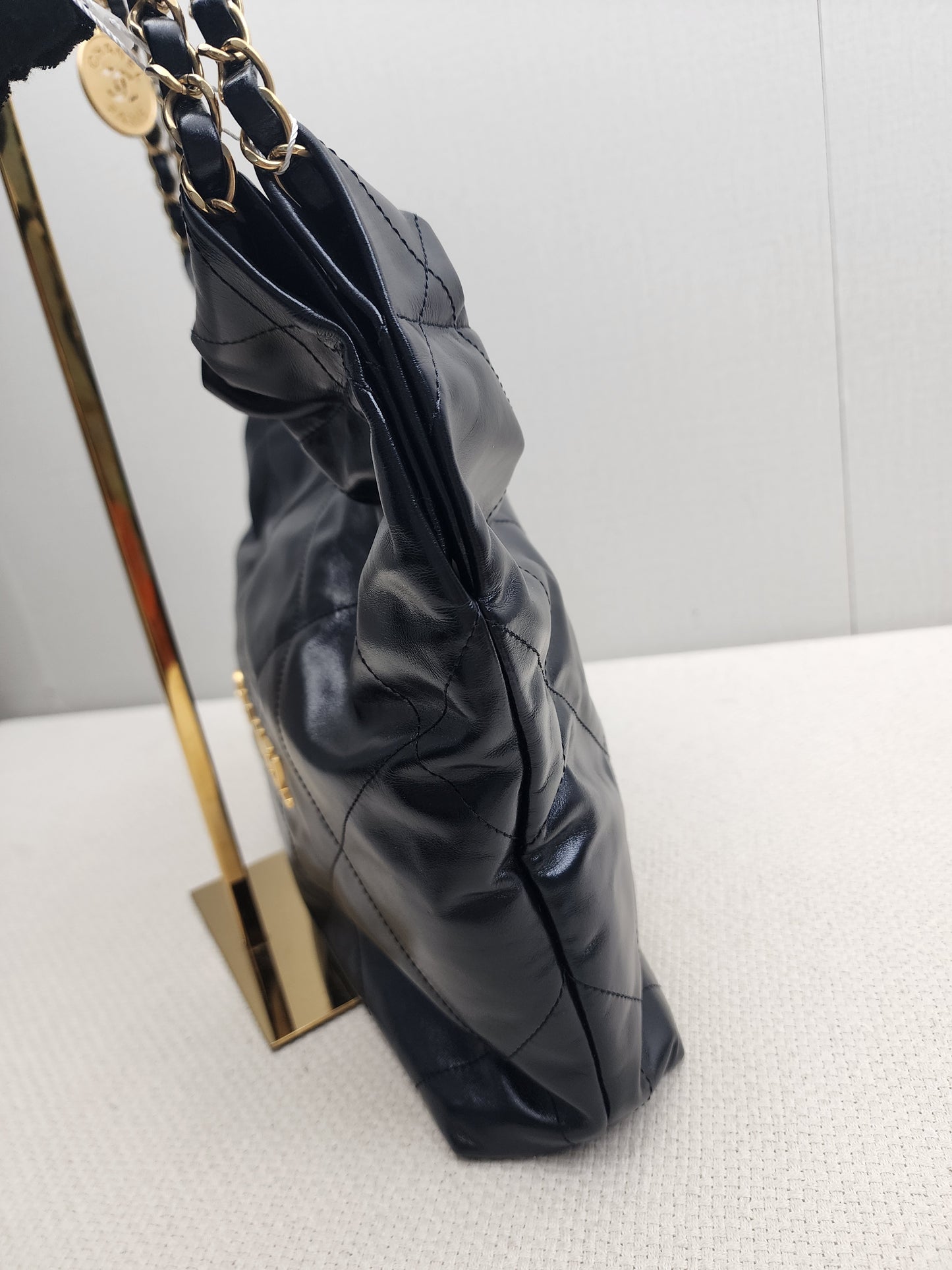 Chanel Black Calfskin Small 22 (GHW)
