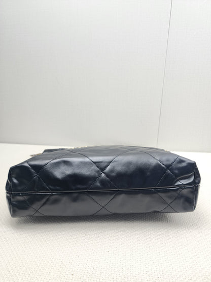 Chanel Black Calfskin Small 22 (GHW)