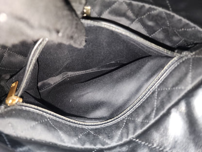 Chanel Black Calfskin Small 22 (GHW)