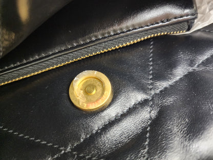 Chanel Black Calfskin Small 22 (GHW)