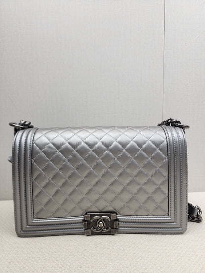 Chanel Metallic Silver Caviar New Medium Boy (RHW)