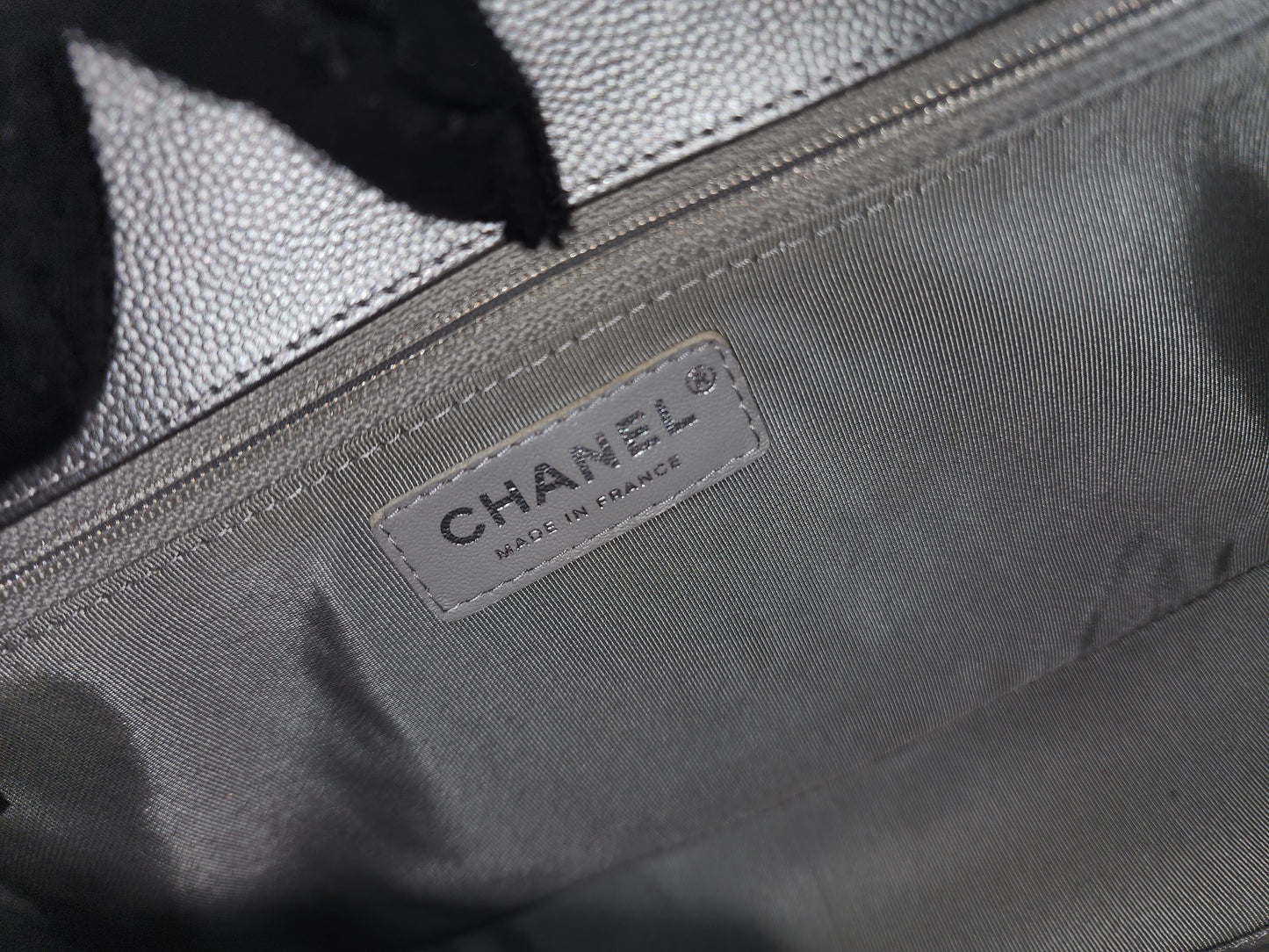 Chanel Metallic Silver Caviar New Medium Boy (RHW)