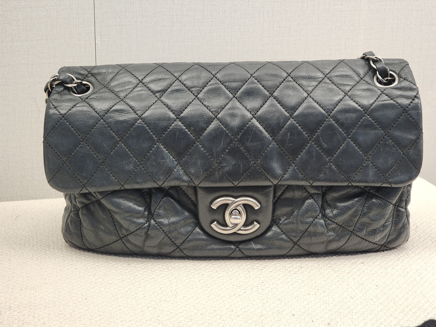 Chanel Black Iridescent Calfskin Coco Pleats Dlap (RHW)