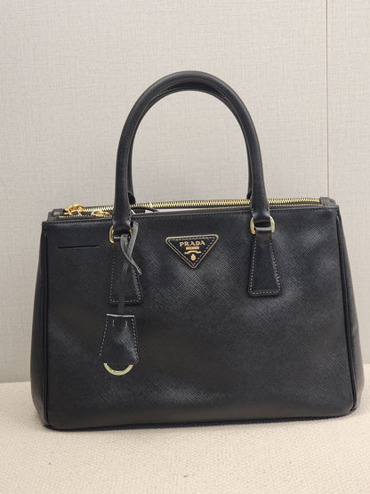 Prada Black Saffiano Medium Galleria