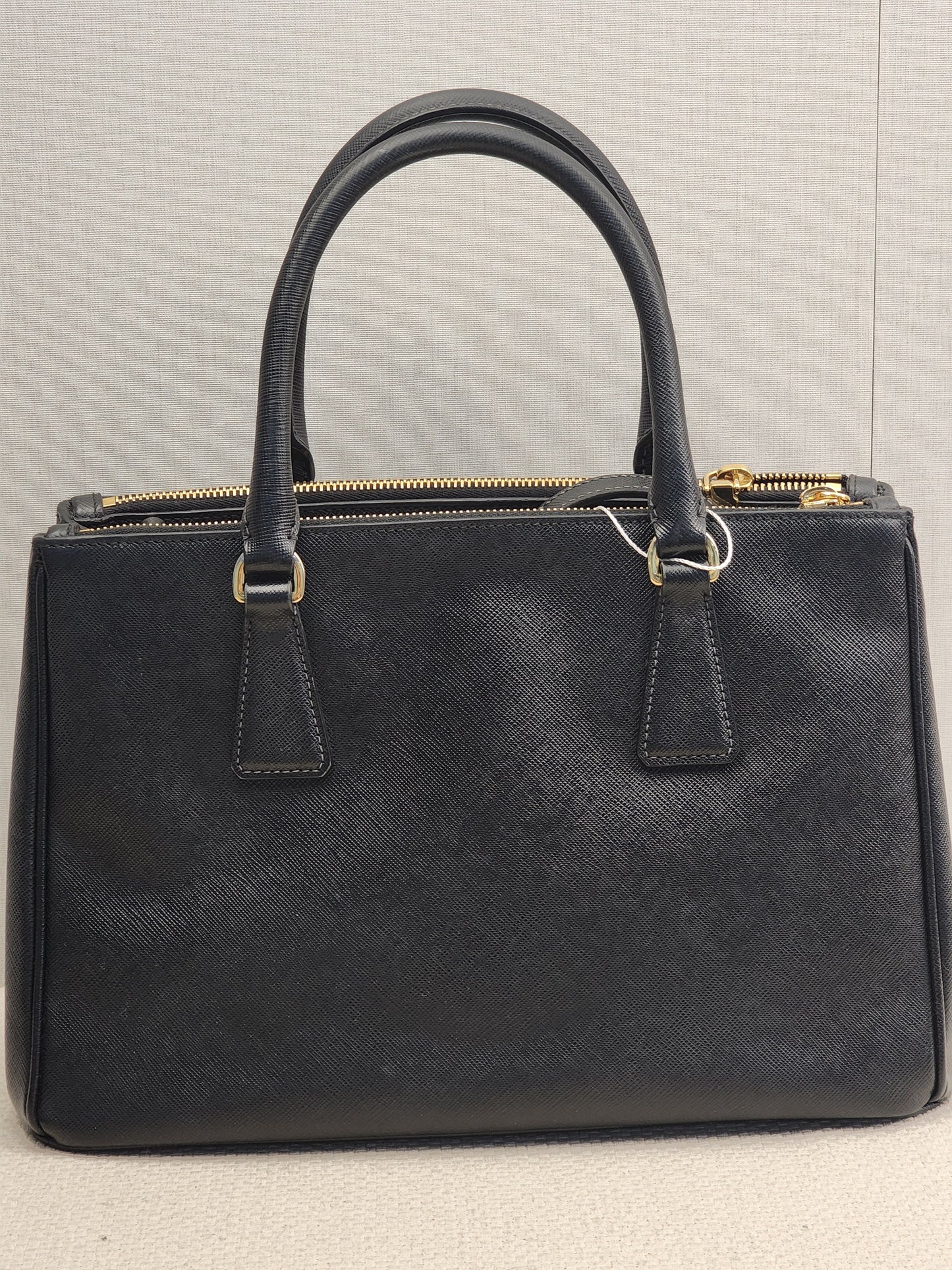 Prada Black Saffiano Medium Galleria
