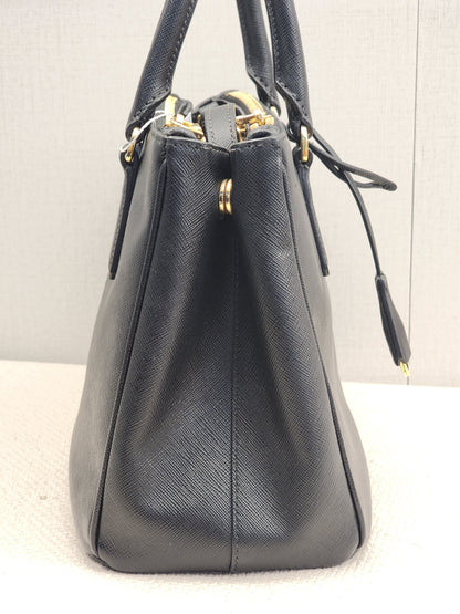 Prada Black Saffiano Medium Galleria