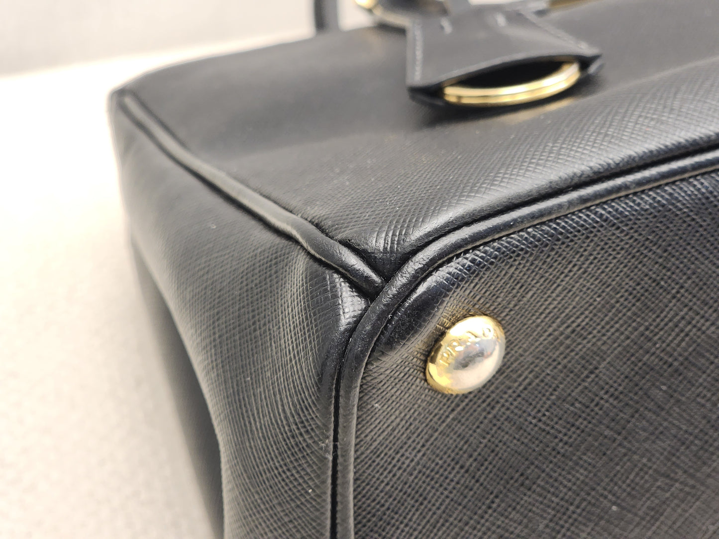 Prada Black Saffiano Medium Galleria