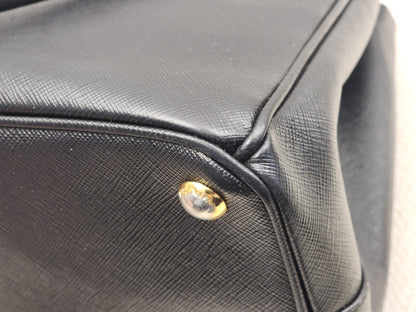 Prada Black Saffiano Medium Galleria