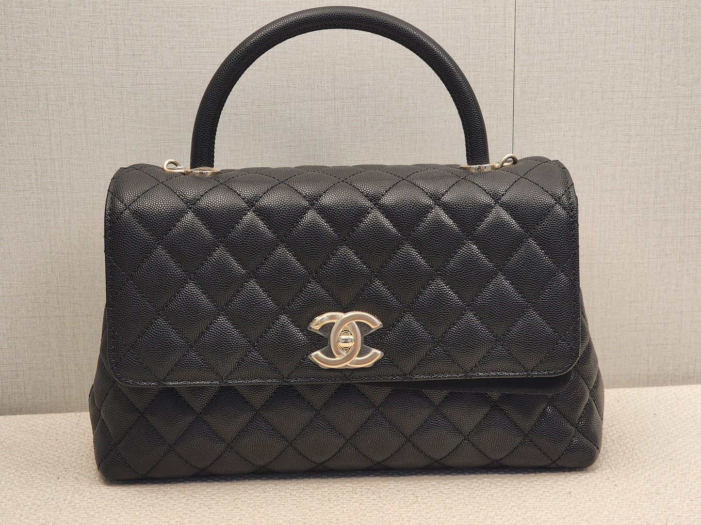 Chanel Black Caviar Medium Coco Handle (LGHW)