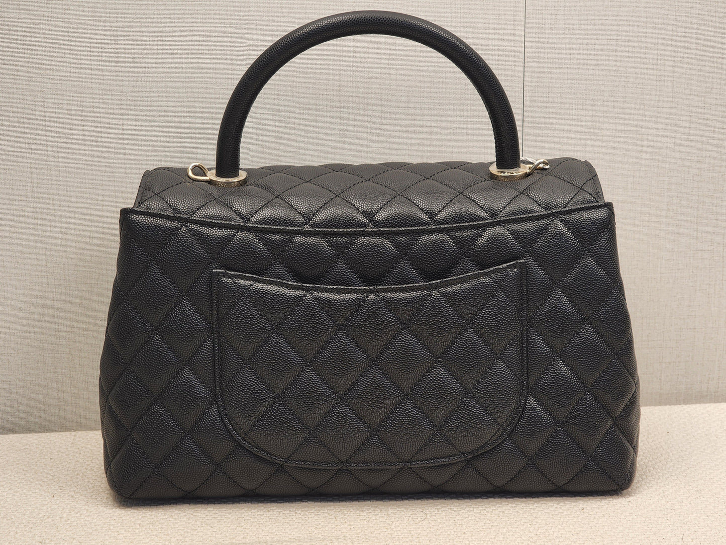 Chanel Black Caviar Medium Coco Handle (LGHW)