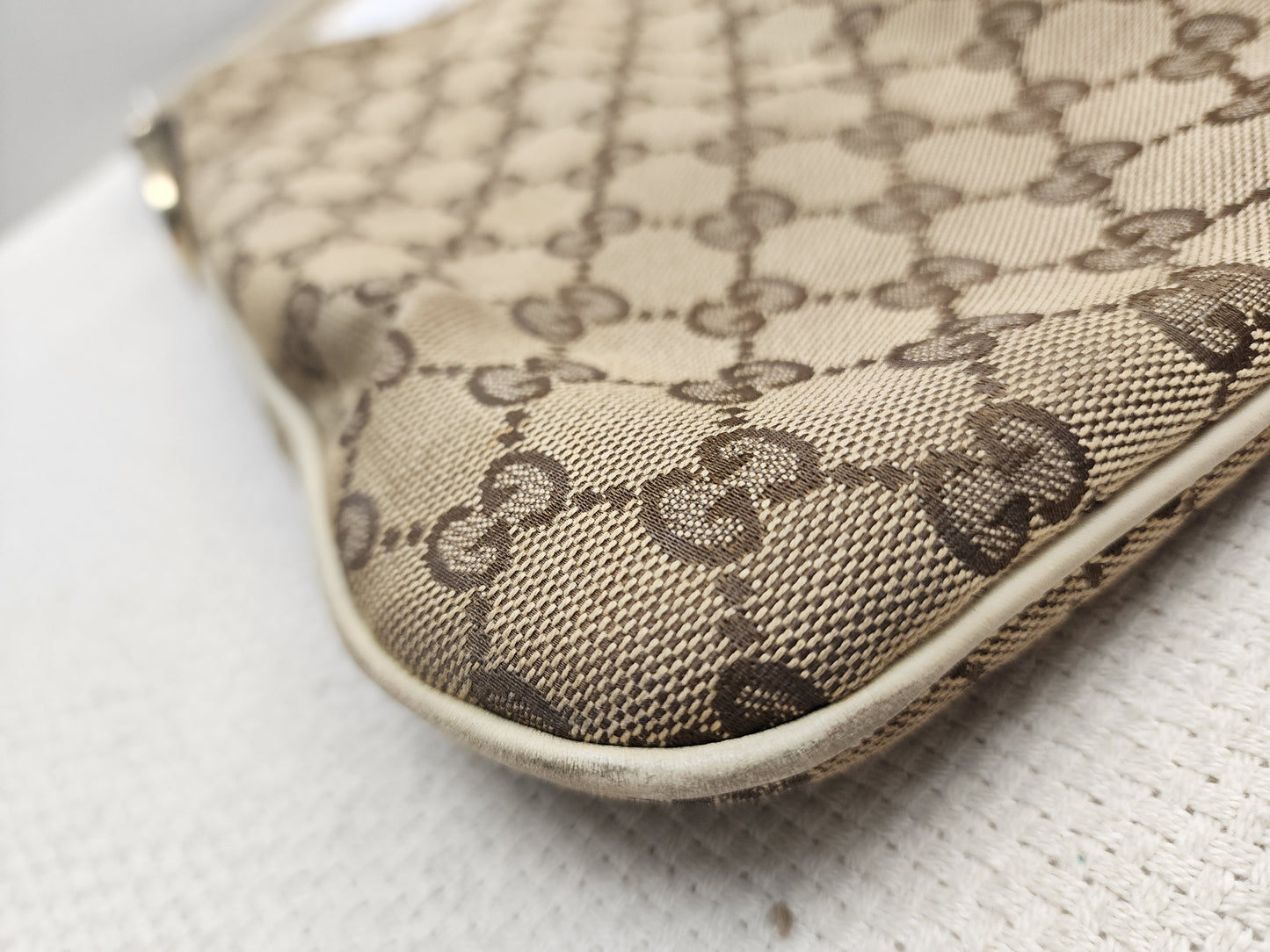 Gucci Beige Monogram Canvas New Brit Hobo