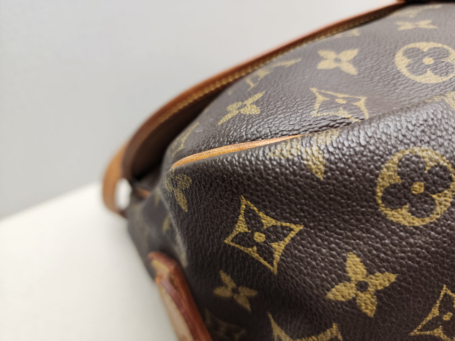 LV Monogram Saumur 35
