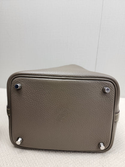 Hermes Etoupe Picotin 18 (PHW)