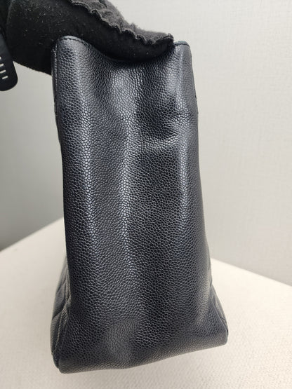 Chanel Black Caviar GST (GHW)