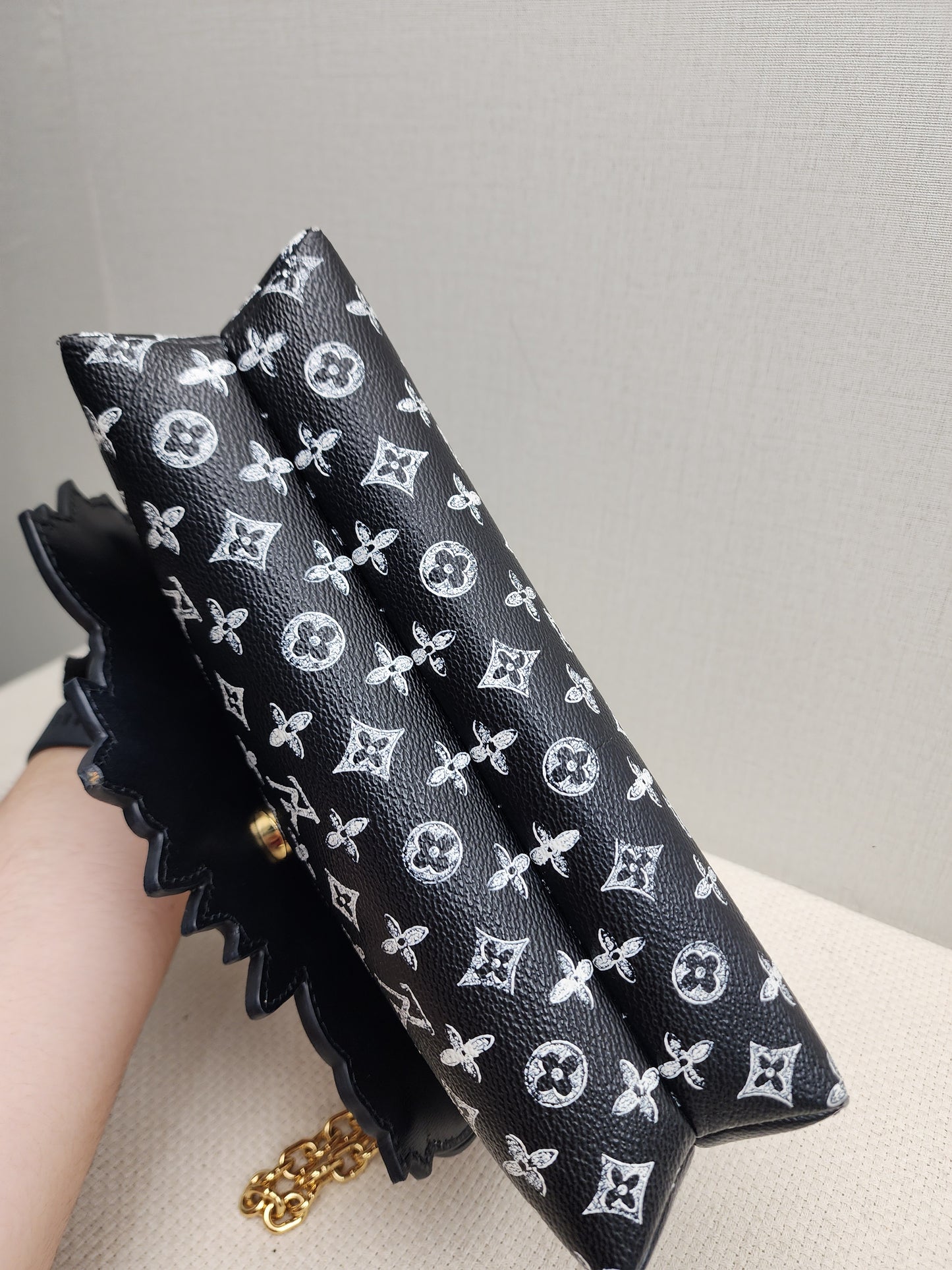 LV Epi Grace Coddington Catgram Shoulder Bag