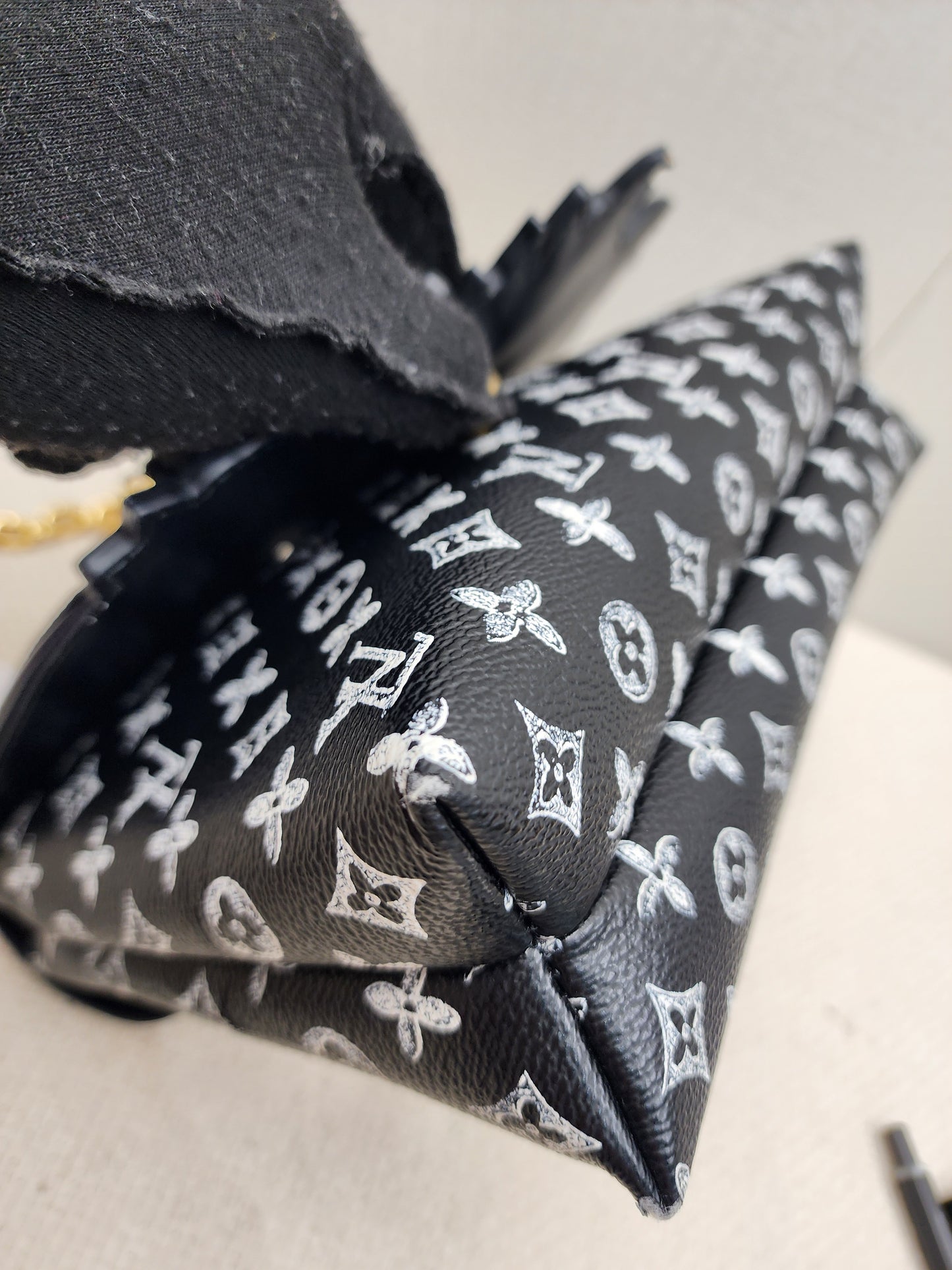 LV Epi Grace Coddington Catgram Shoulder Bag