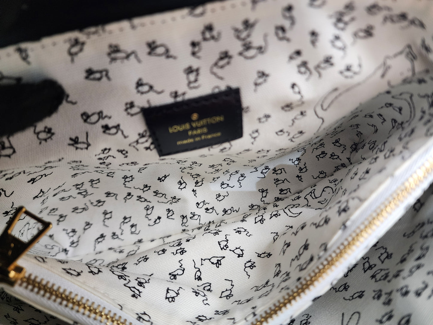 LV Epi Grace Coddington Catgram Shoulder Bag