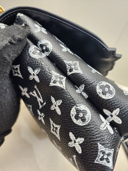 LV Epi Grace Coddington Catgram Shoulder Bag