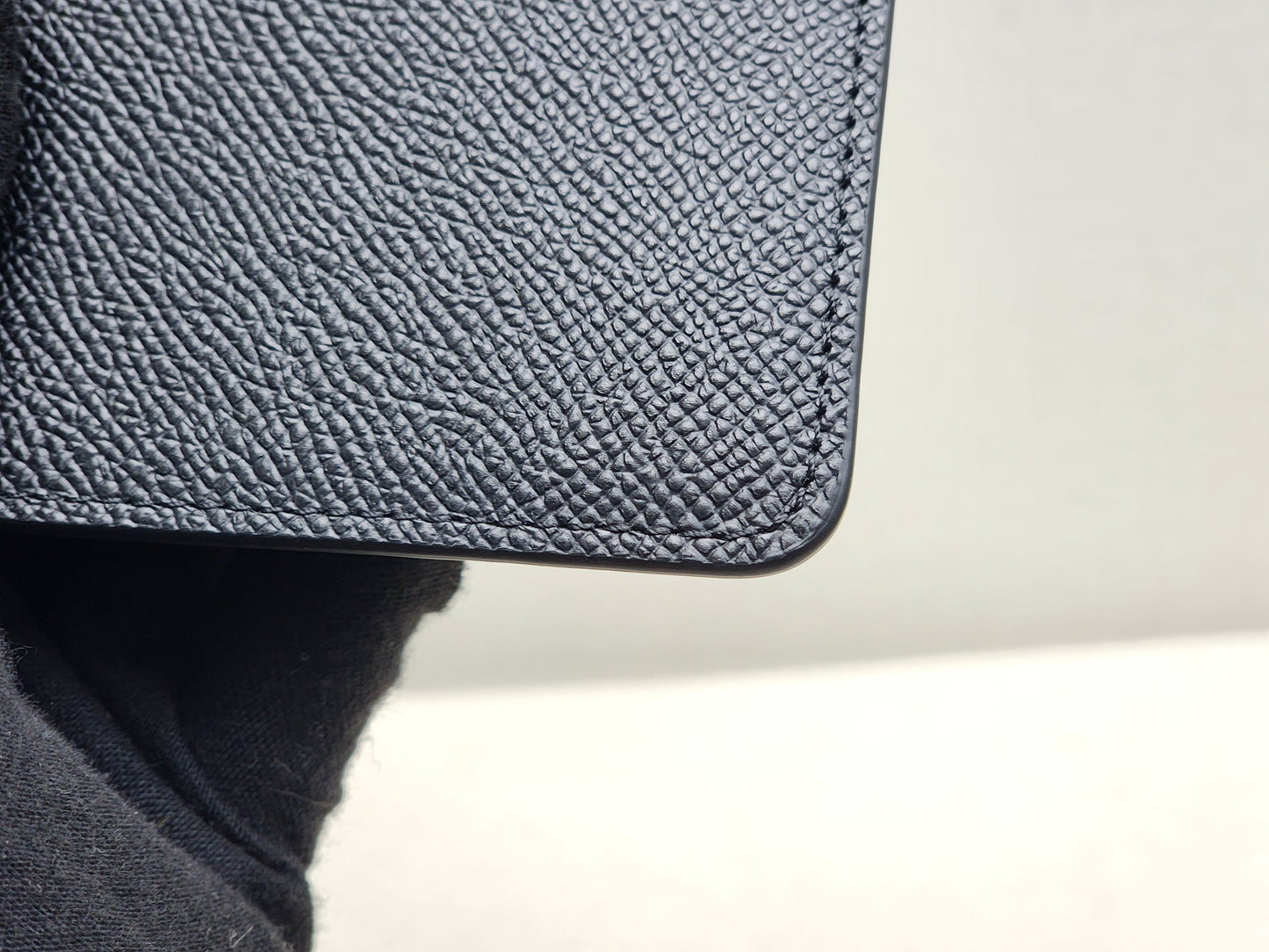 Burberry Black Calfskin Alec Zip Card Holder