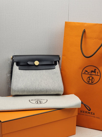 Hermes Noir / Ecru Herbag Zip 20 (GHW)