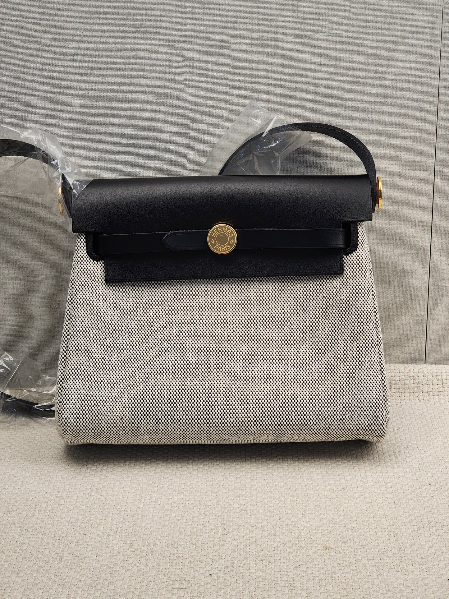 Hermes Noir / Ecru Herbag Zip 20 (GHW)