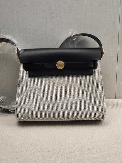 Hermes Noir / Ecru Herbag Zip 20 (GHW)