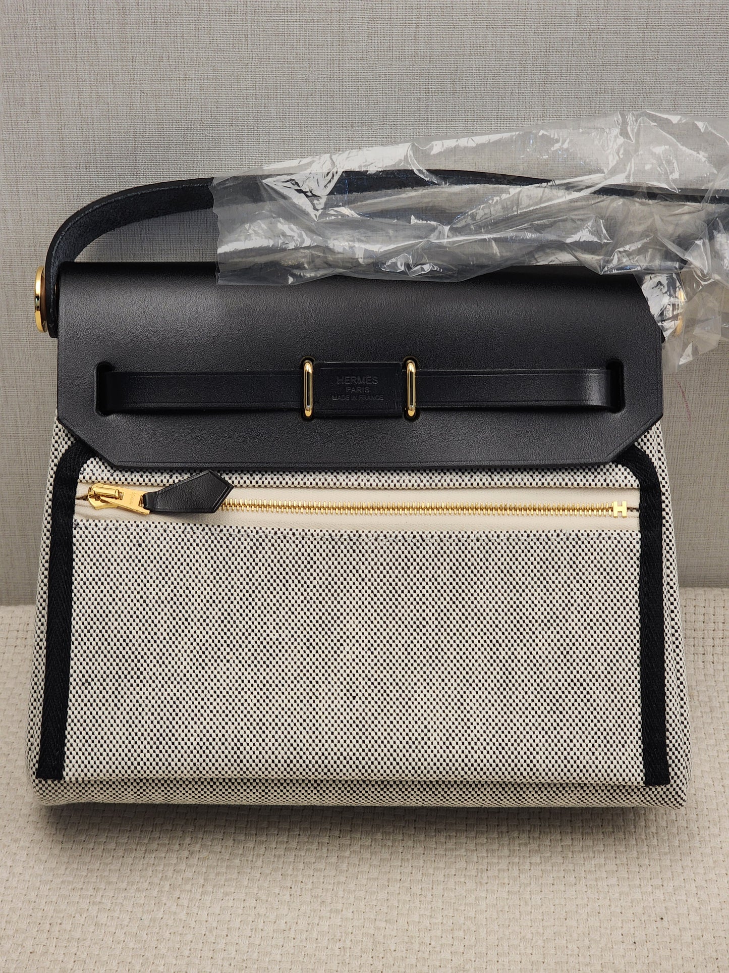 Hermes Noir / Ecru Herbag Zip 20 (GHW)