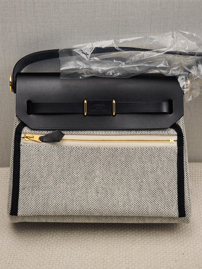Hermes Noir / Ecru Herbag Zip 20 (GHW)