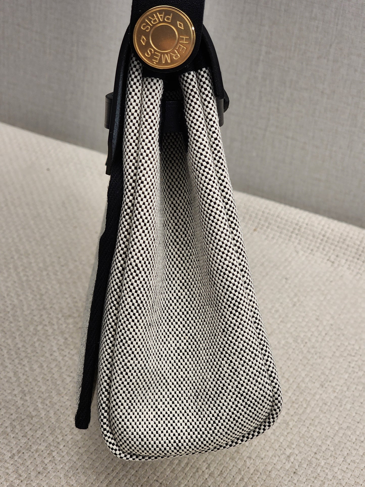 Hermes Noir / Ecru Herbag Zip 20 (GHW)