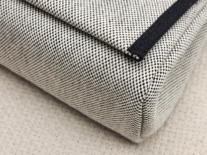 Hermes Noir / Ecru Herbag Zip 20 (GHW)