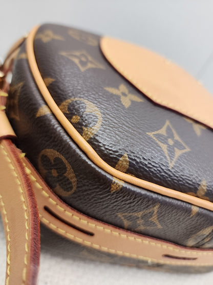 LV Monogram Boite Chapeau Souple MM
