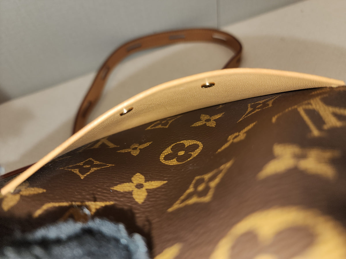 LV Monogram Boite Chapeau Souple MM