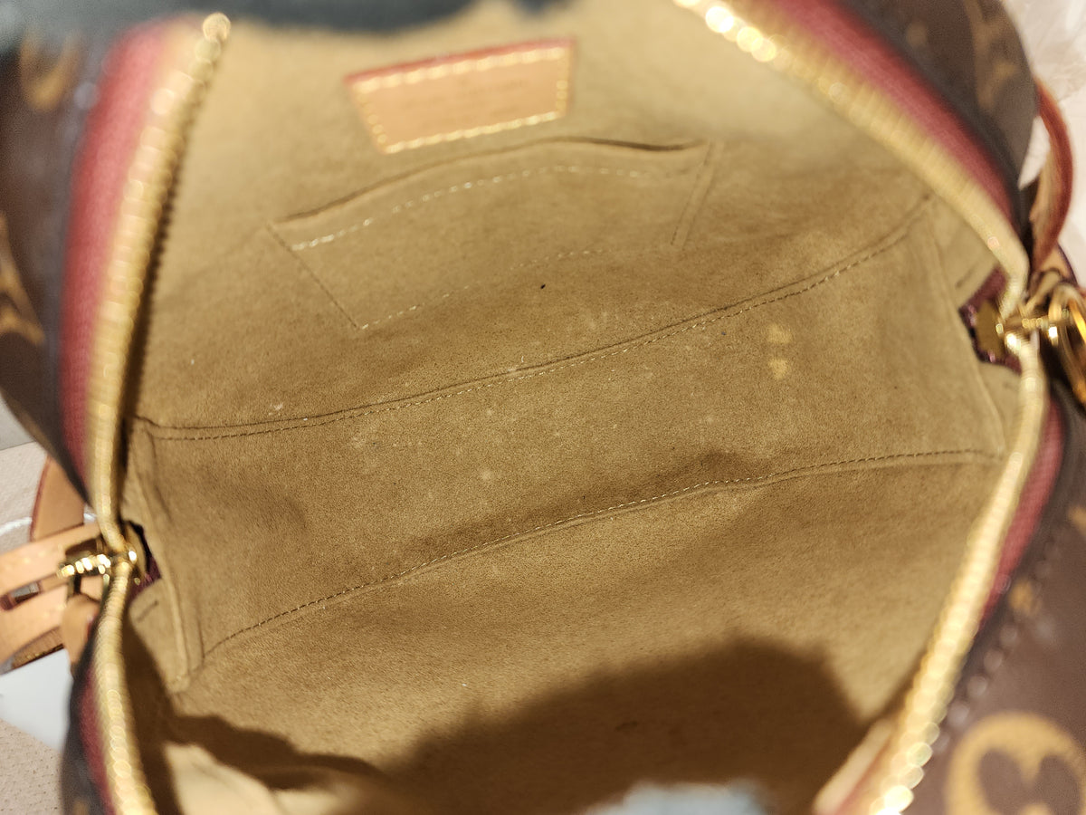 LV Monogram Boite Chapeau Souple MM