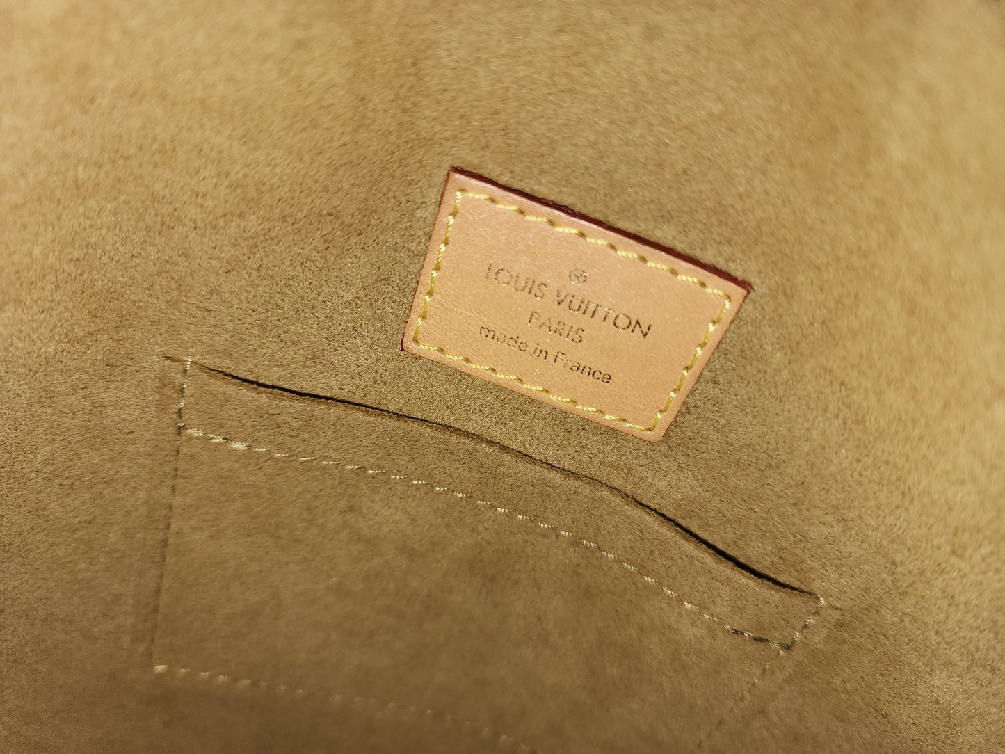 LV Monogram Boite Chapeau Souple MM