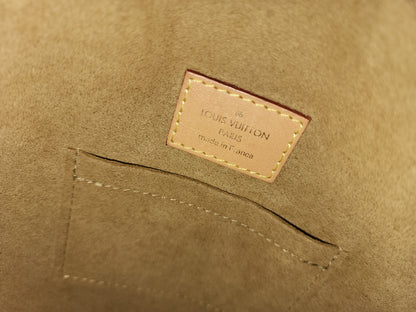 LV Monogram Boite Chapeau Souple MM