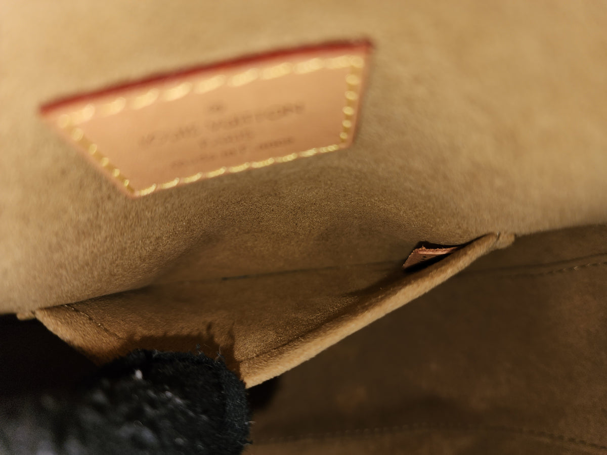 LV Monogram Boite Chapeau Souple MM