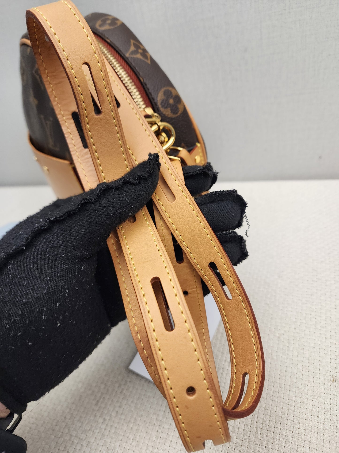 LV Monogram Boite Chapeau Souple MM