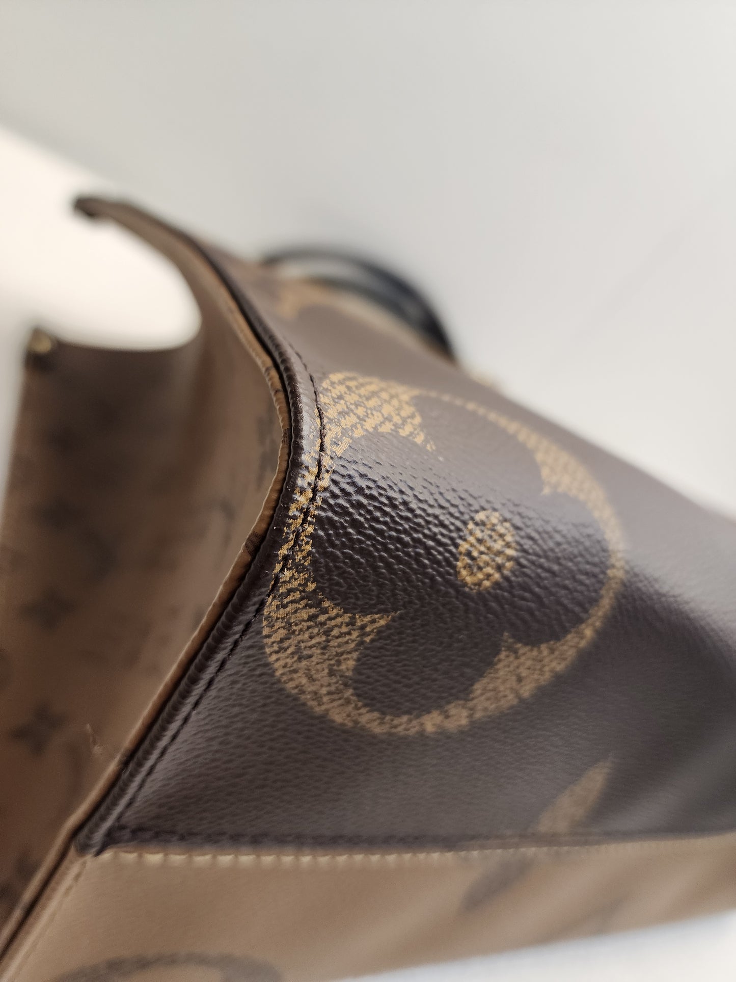 LV Reverse Monogram On The Go MM
