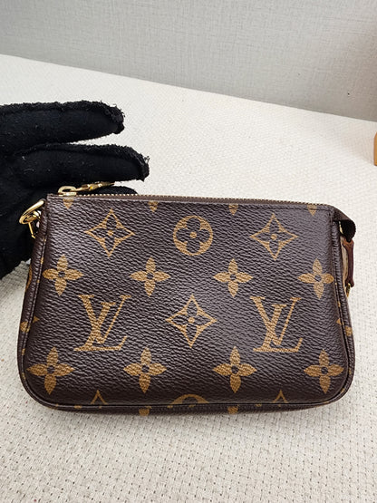 LV Monogram Mini Pochette