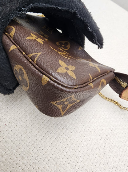 LV Monogram Mini Pochette