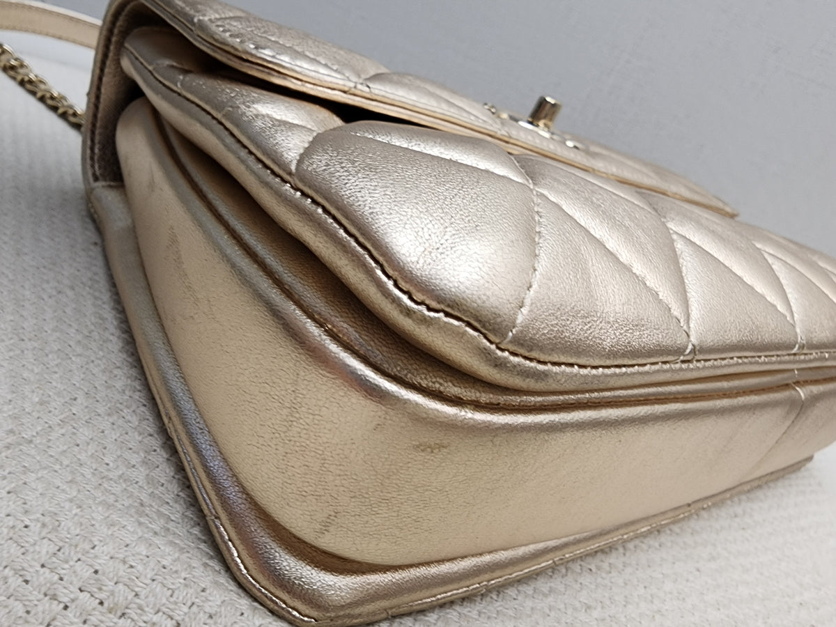 Chanel Metallic Gold Lambskin Medium Trendy CC (GHW)