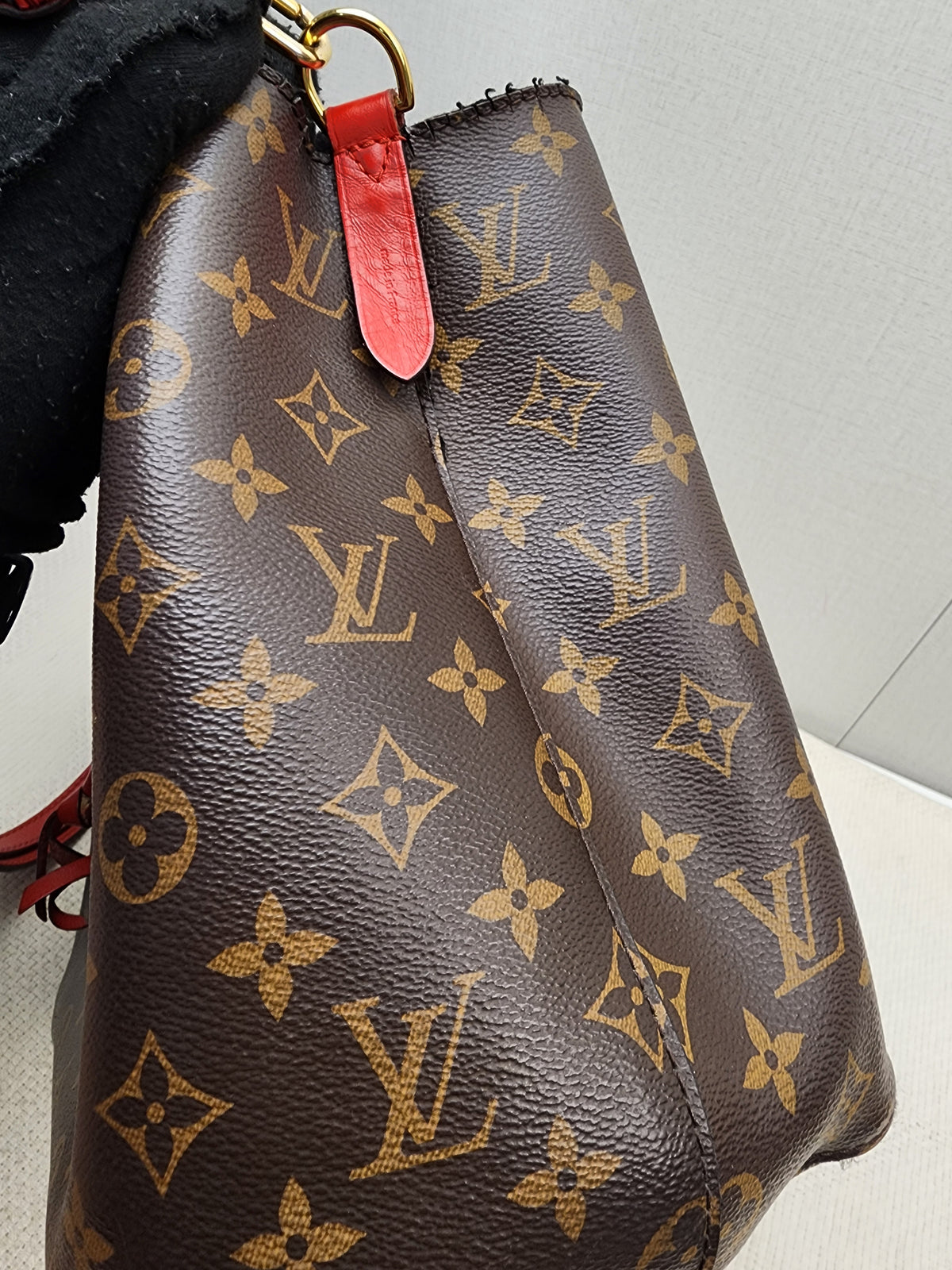 LV Monogram Coquelicot Neo Noe MM