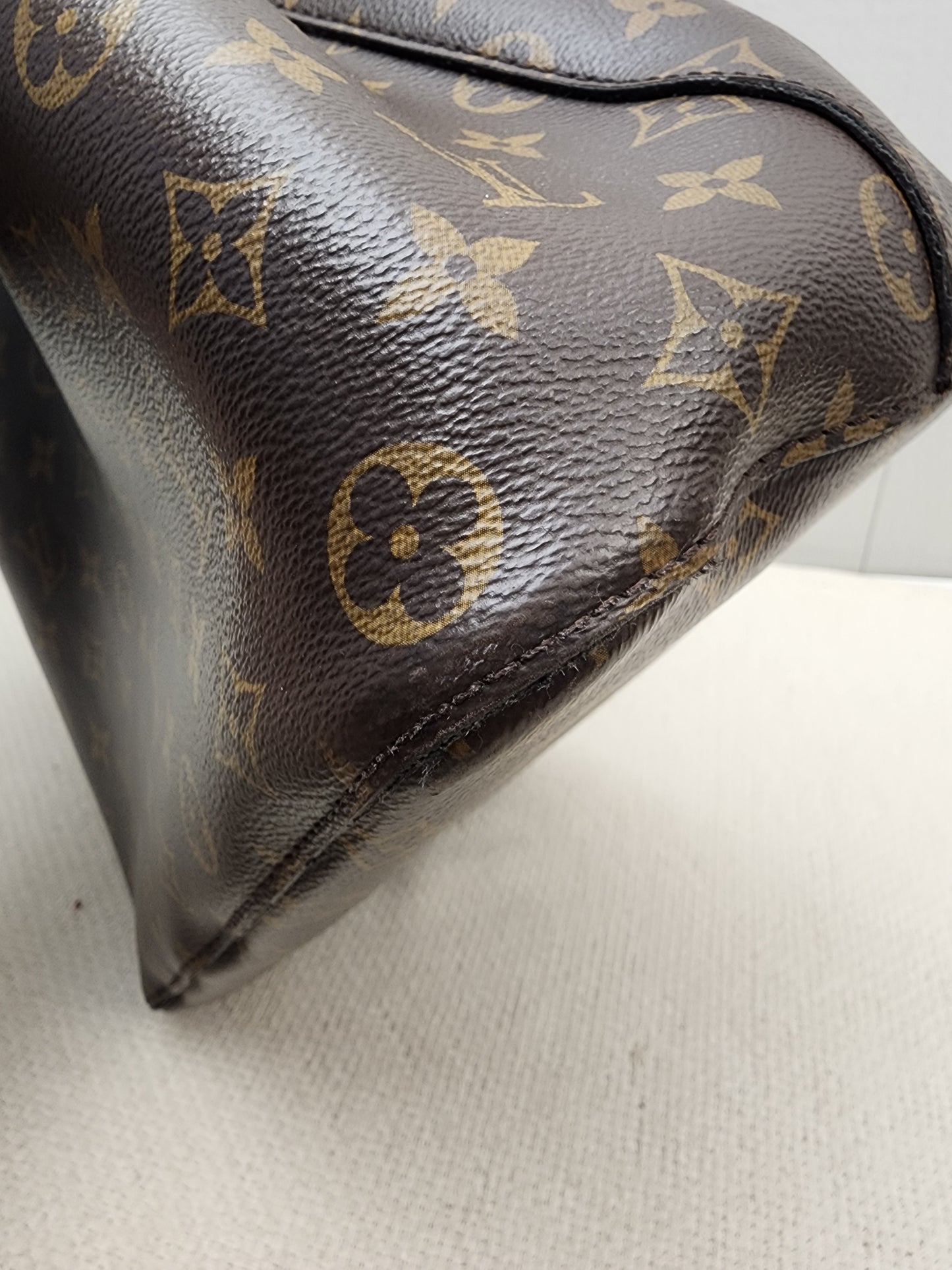 LV Monogram Coquelicot Neo Noe MM