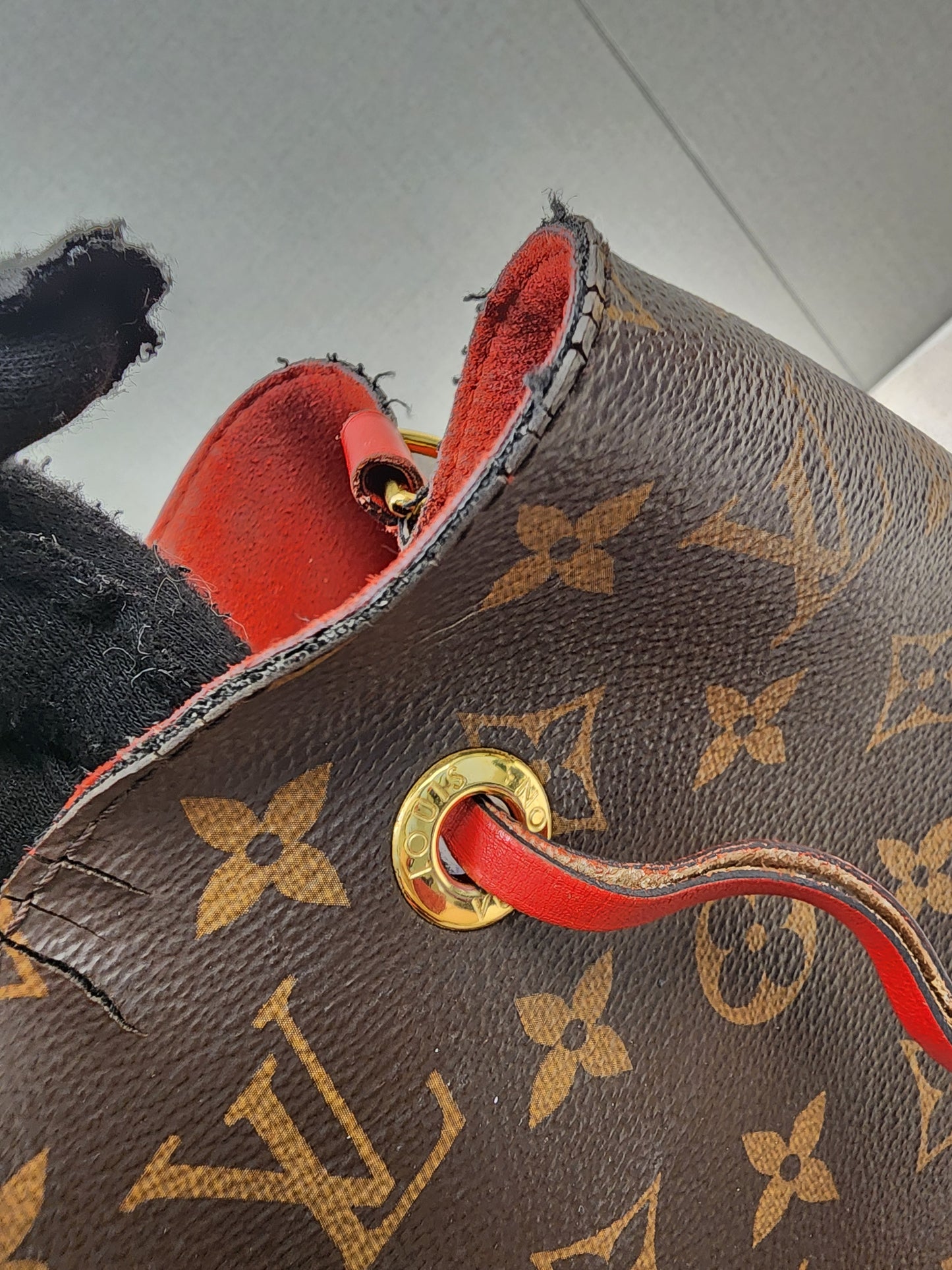 LV Monogram Coquelicot Neo Noe MM
