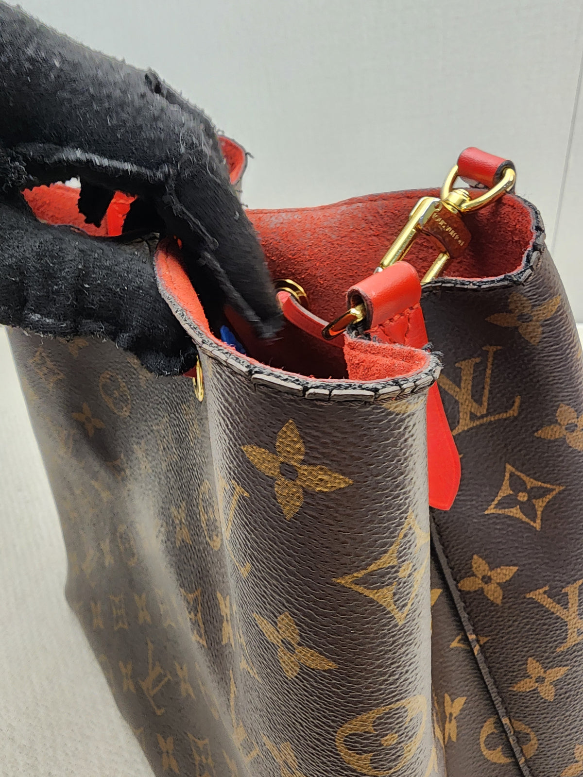 LV Monogram Coquelicot Neo Noe MM