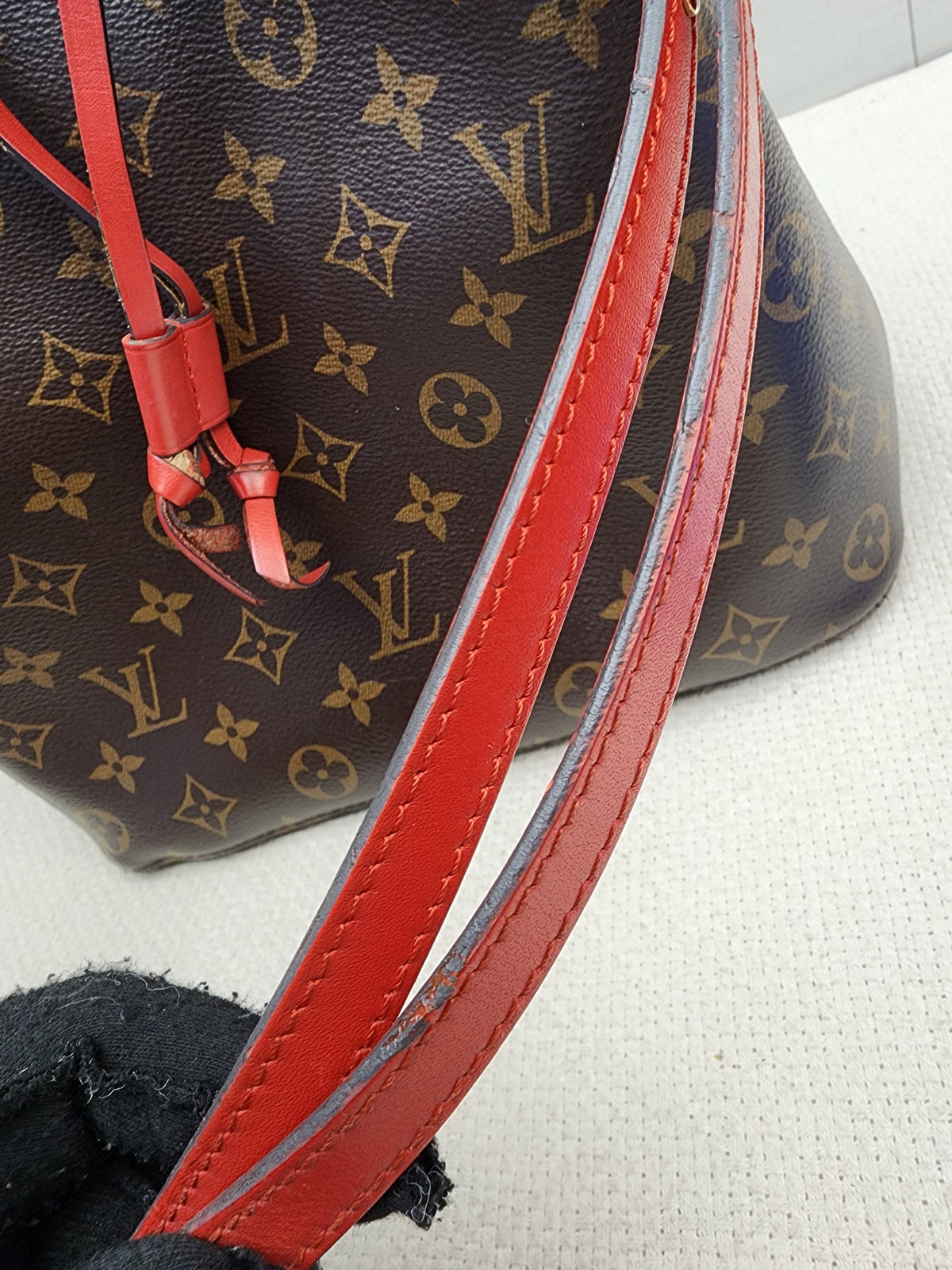 LV Monogram Coquelicot Neo Noe MM